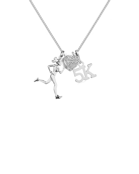 Colar de Corredora com Pingente de 5k Prata com Separador de Coração- Celebra a sua Conquista! Pra Ter Estilo