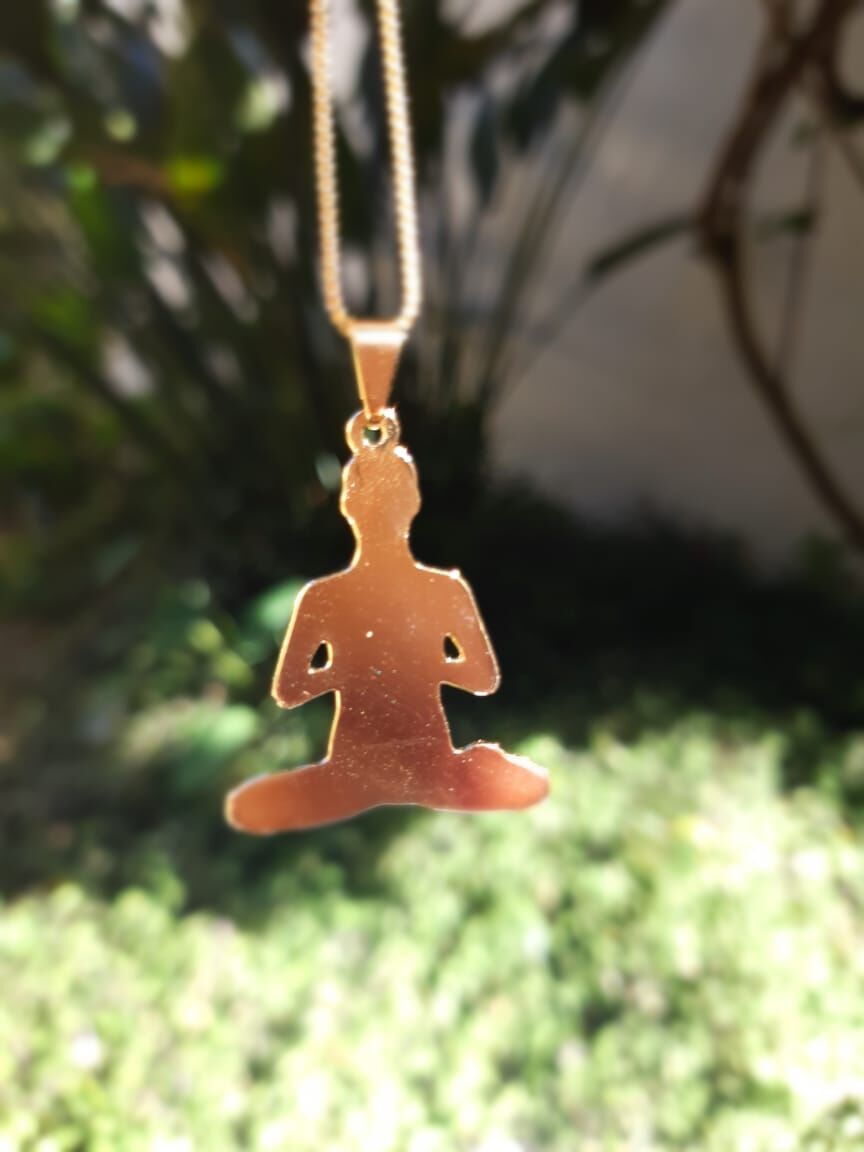 Colar Banhado a Ouro de Yoga praterestilo.com.br