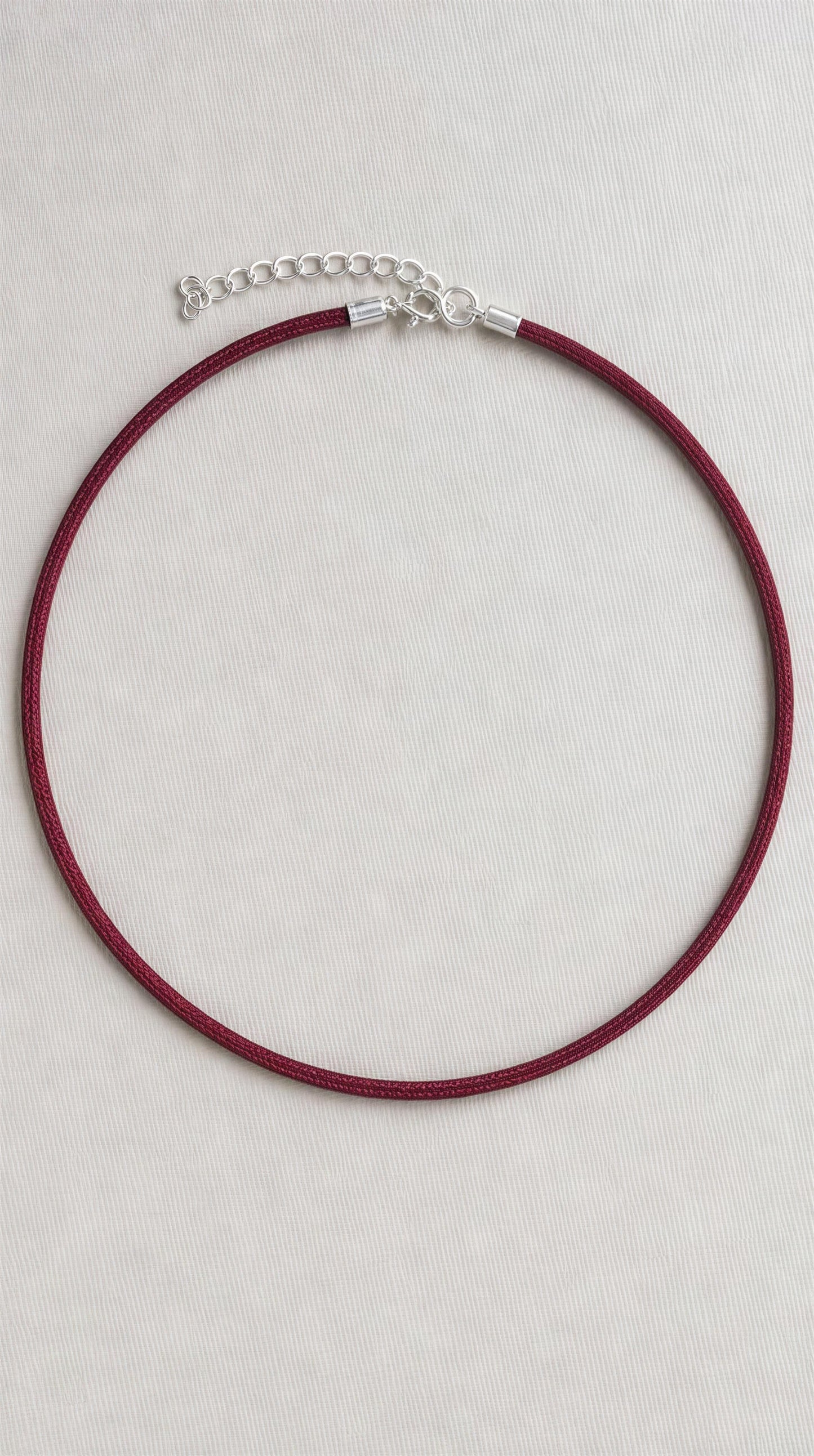 Colar/ Pulseira Fio de Seda 35cm com Fecho Banhado a Prata – Ajustável e Versátil